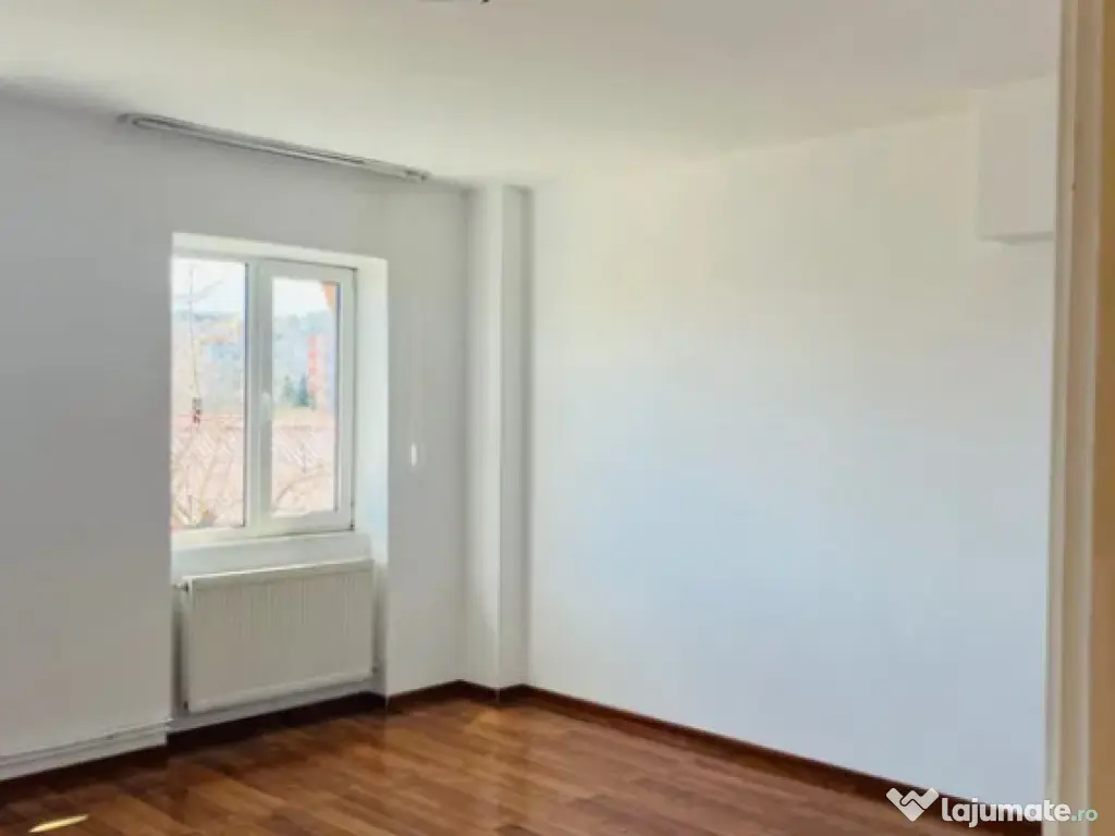 Apartament 2 camere, decomandat - zona Centrul Civic