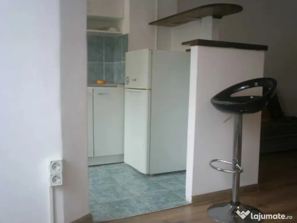 Garsoniera decomandata - Centrul Civic