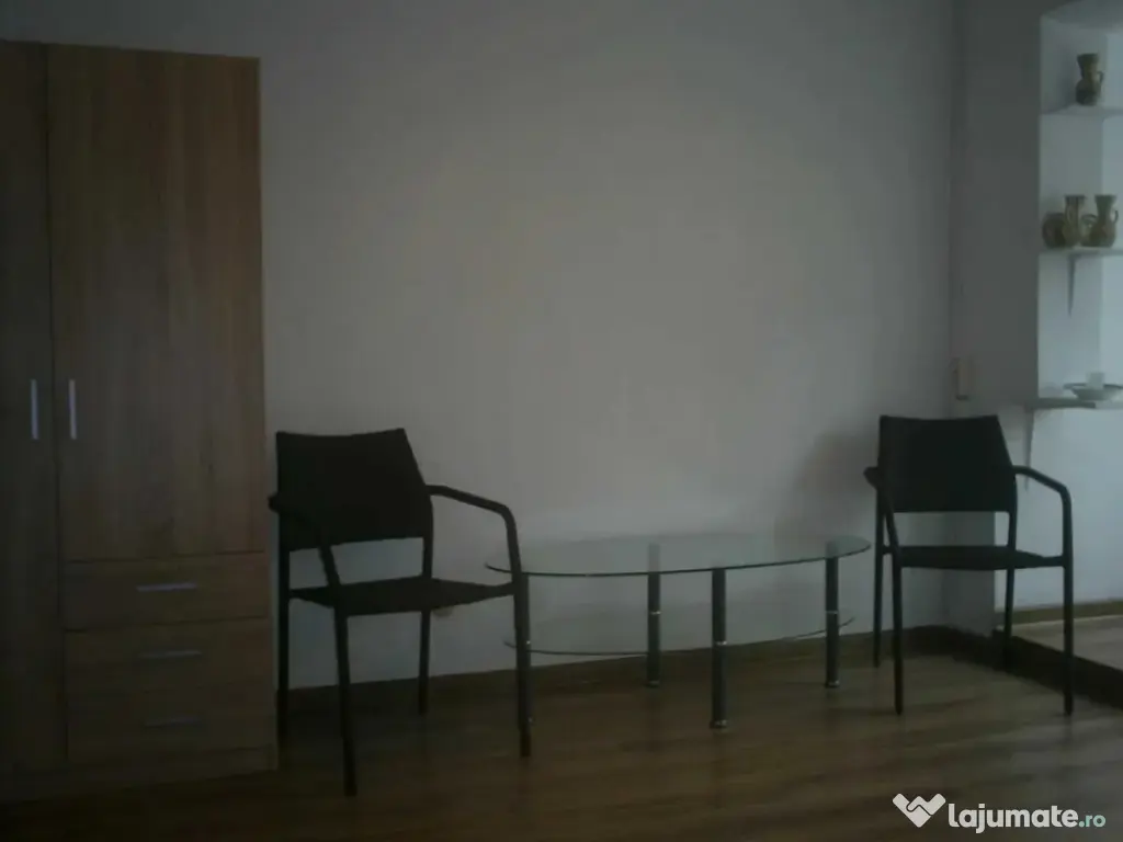 Garsoniera decomandata - Centrul Civic