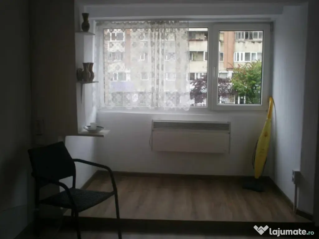 Garsoniera decomandata - Centrul Civic