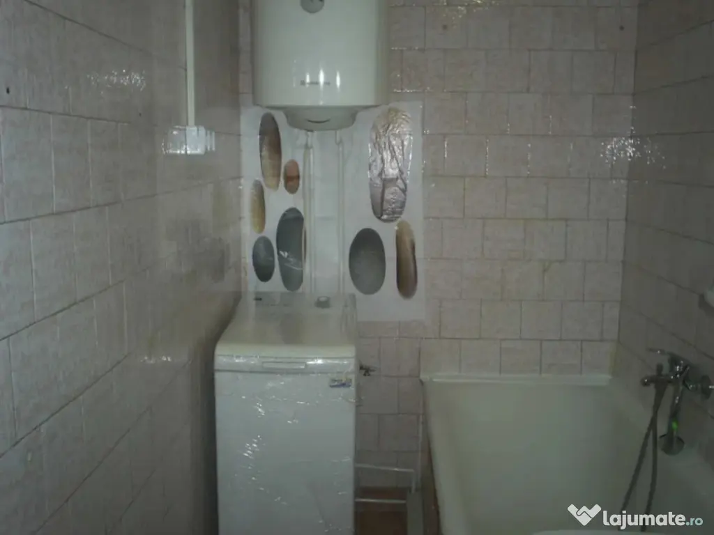 Garsoniera decomandata - Centrul Civic