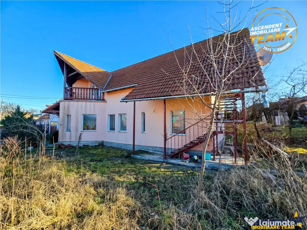 Pretabila si pentru 2familii:Vila duplex, Chilieni, Sfantu G 