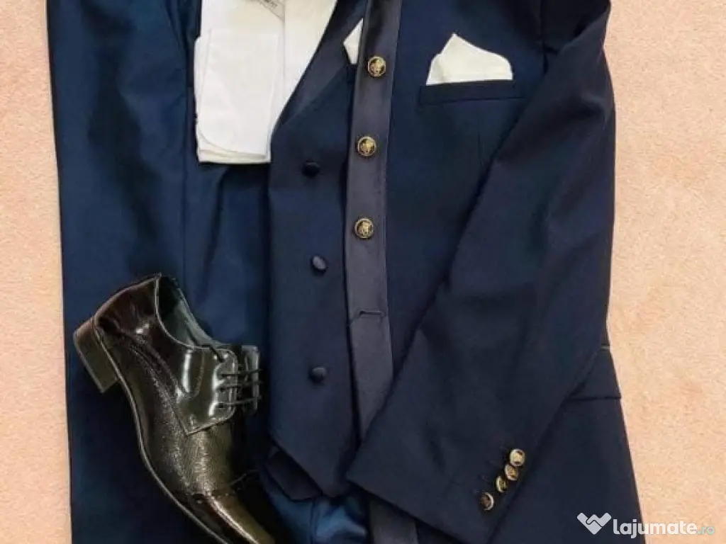 Lichidare de stoc,Vând en-gros un stoc de costume bărbați 