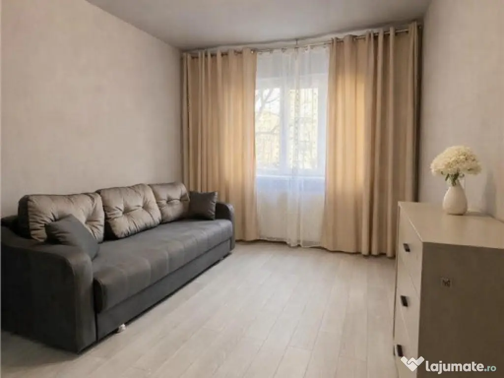 Garsoniera la prima , etaj1, mobilata, echipata, Tractorul,