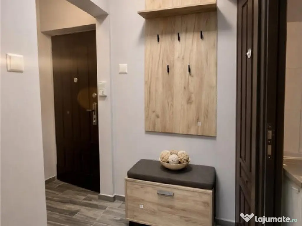 Garsoniera la prima , etaj1, mobilata, echipata, Tractorul, 