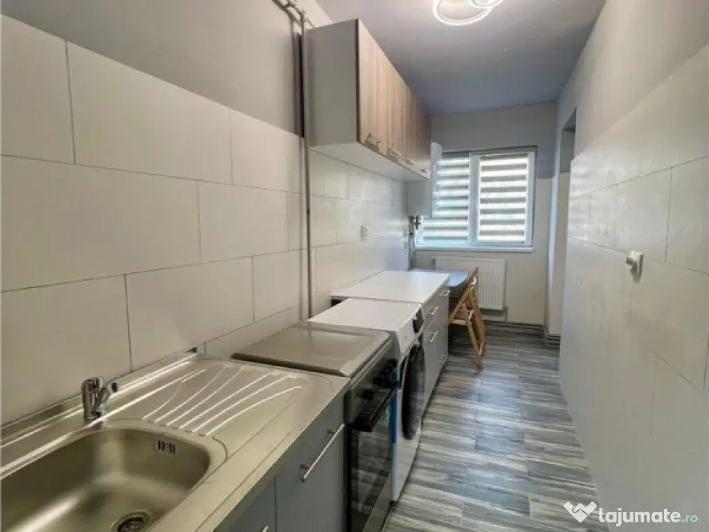 Garsoniera la prima , etaj1, mobilata, echipata, Tractorul, 