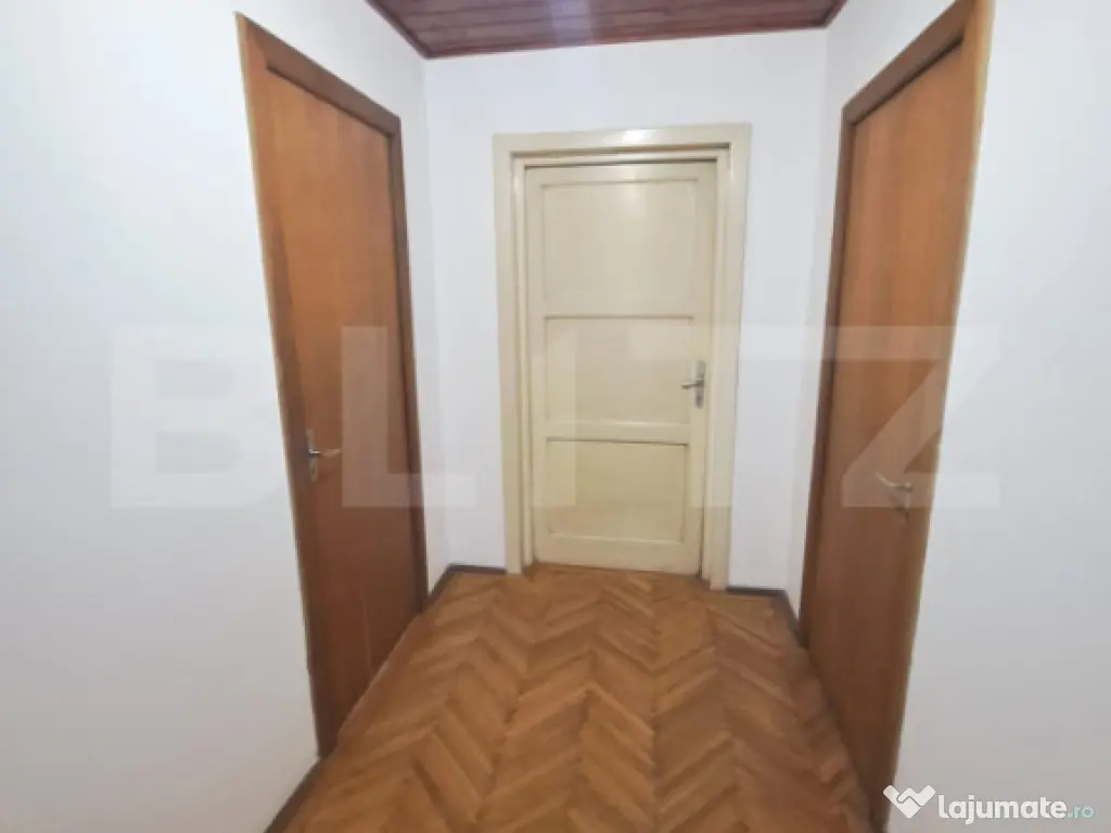 Vilă cu priveliște spre Tâmpa, în zonă liniștită din 