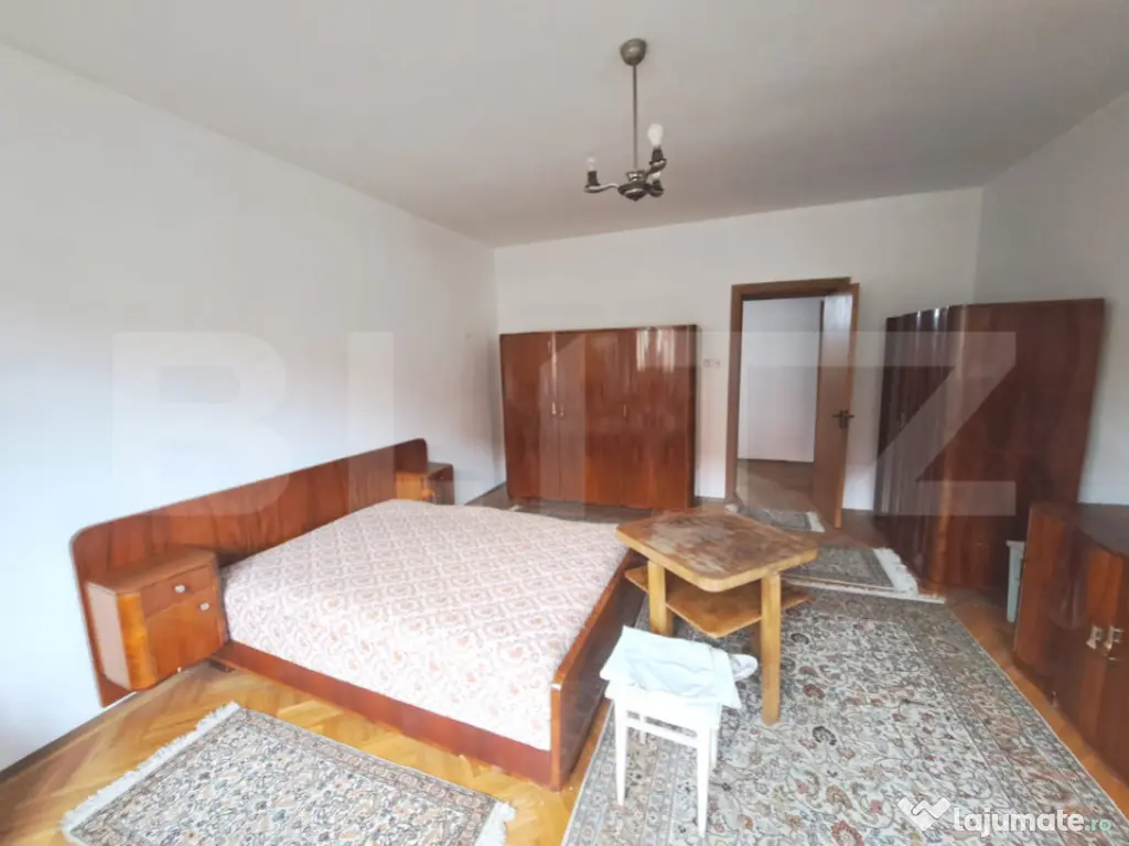 Vilă cu priveliște spre Tâmpa, în zonă liniștită din 