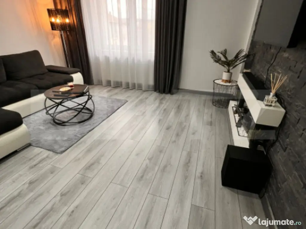 Apartament ultra central(pietonala)2 camere decomandat 