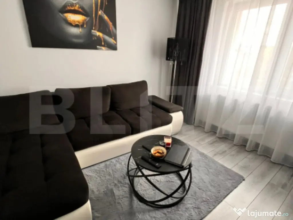Apartament ultra central(pietonala)2 camere decomandat 