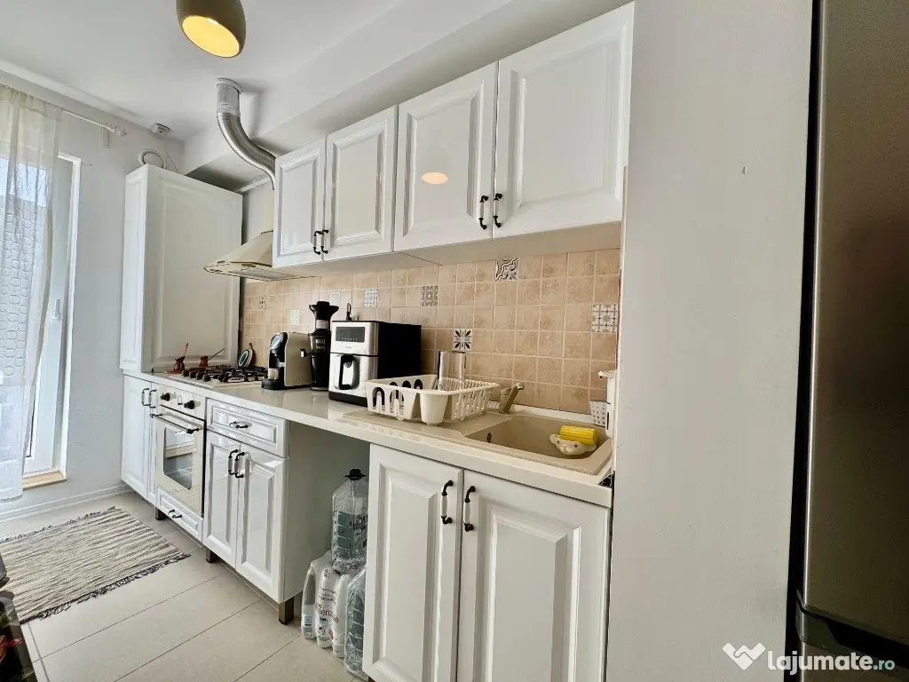 COSMOPOLIS - Apartament 2 camere tip studio, vedere piscina 