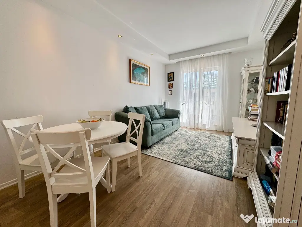 COSMOPOLIS - Apartament 2 camere tip studio, vedere piscina 