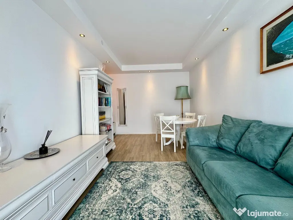 COSMOPOLIS - Apartament 2 camere tip studio, vedere piscina 