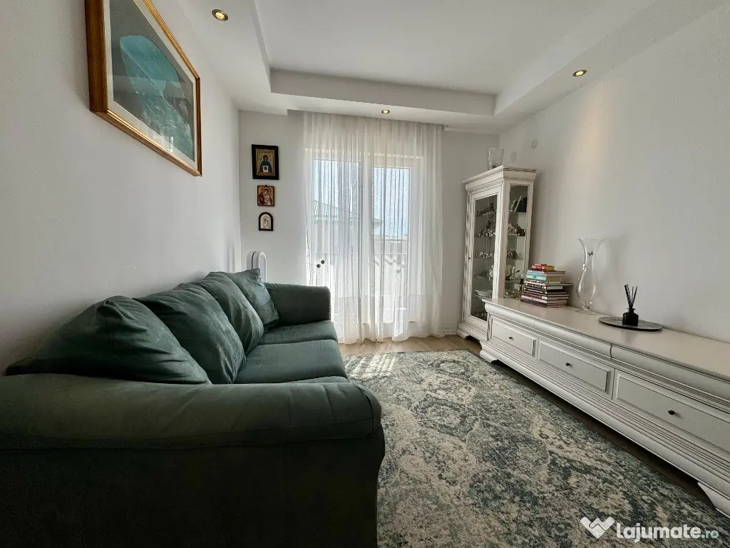 COSMOPOLIS - Apartament 2 camere tip studio, vedere piscina 