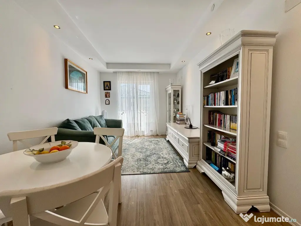 COSMOPOLIS - Apartament 2 camere tip studio, vedere piscina 