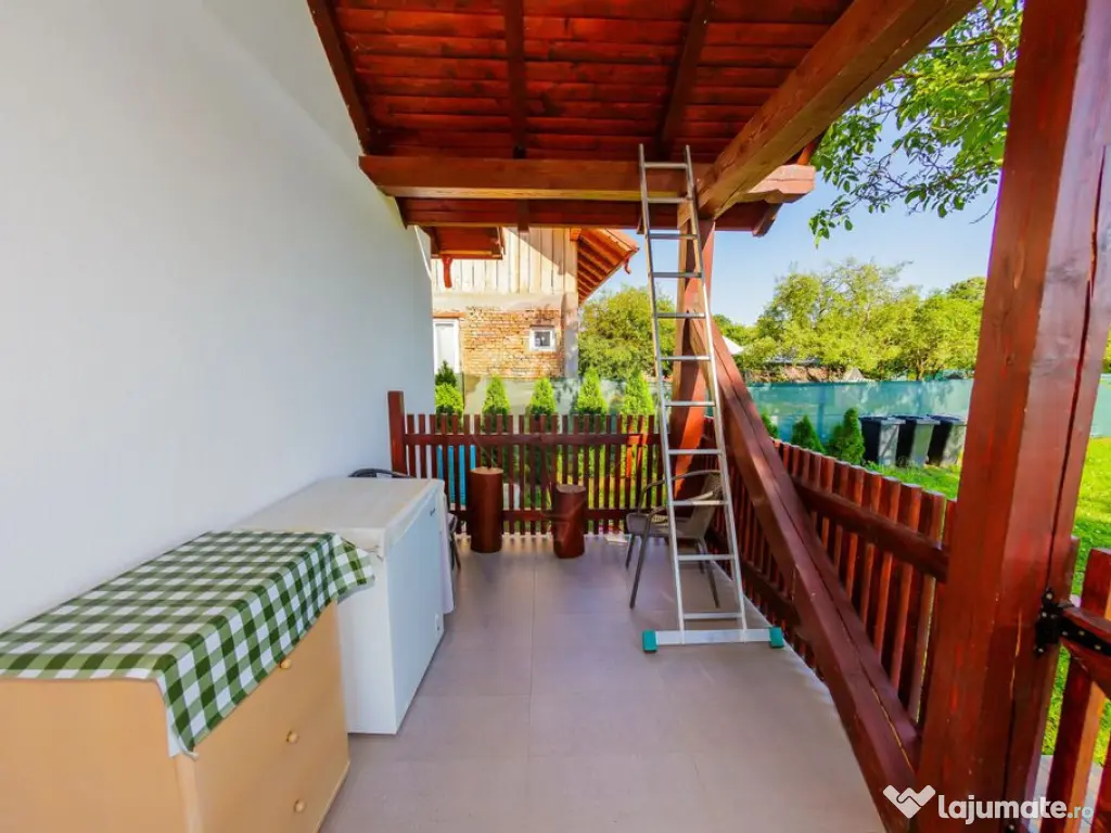 Casă cu 3 camere de vânzare