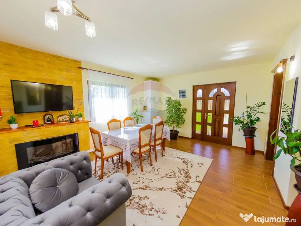 Casă cu 3 camere de vânzare