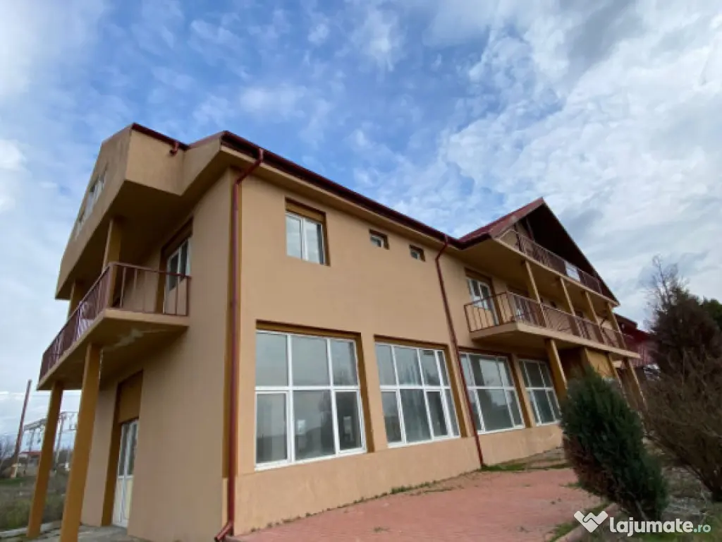 Motel de vânzare 1000 mp, P+1+M – investiție ideală 