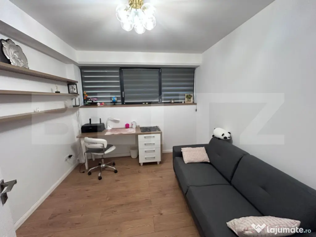 Apartament, 4 camere, 120 mp, zona centrala 