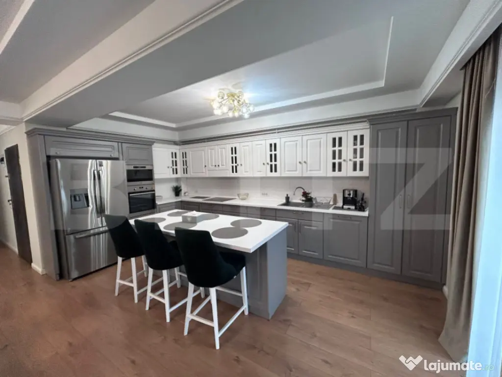 Apartament, 4 camere, 120 mp, zona centrala 