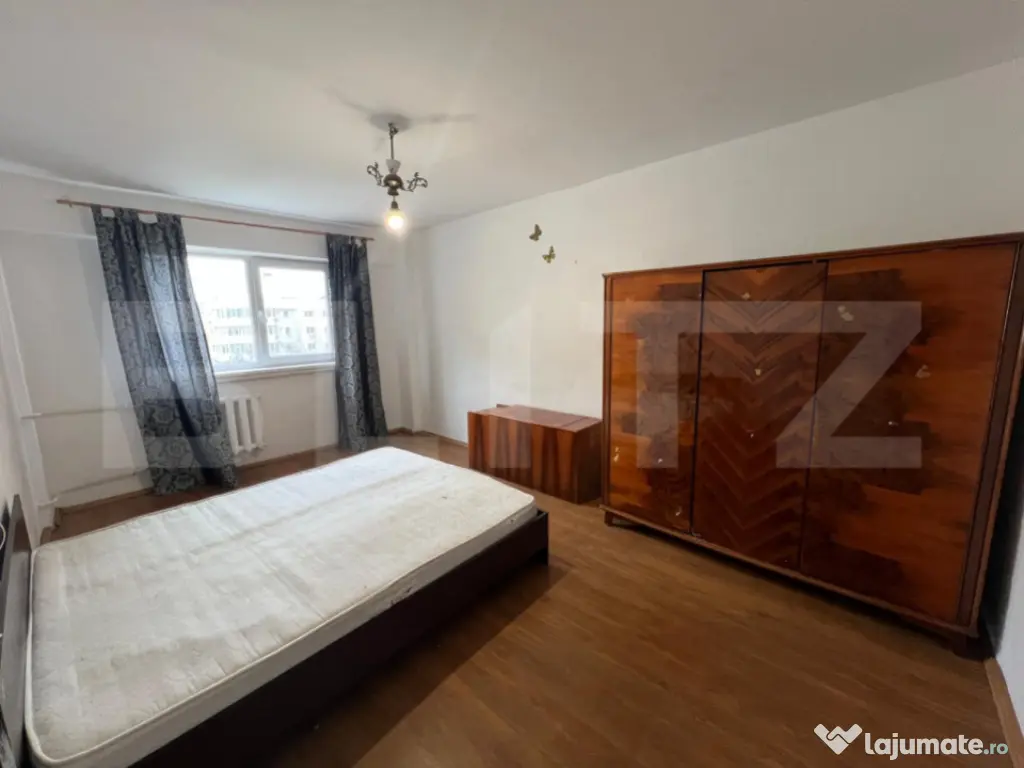 Apartament decomandat partial mobilat, 50 mp, etaj trei, zon 
