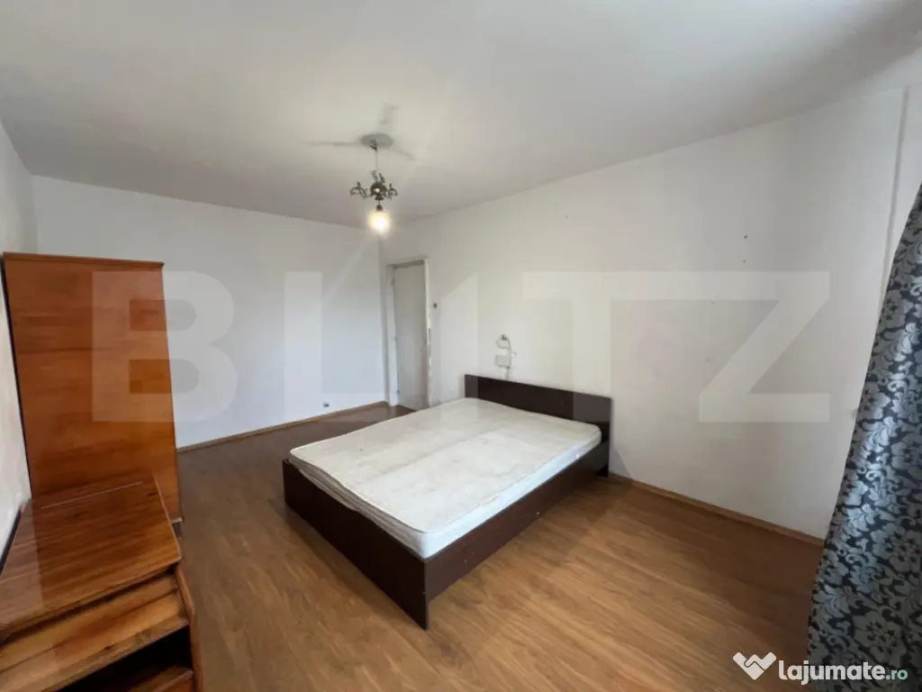Apartament decomandat partial mobilat, 50 mp, etaj trei, zon 