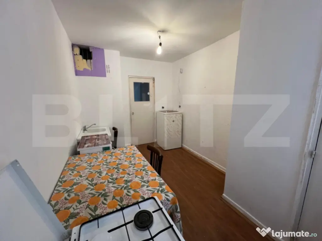 Apartament decomandat partial mobilat, 50 mp, etaj trei, zon 