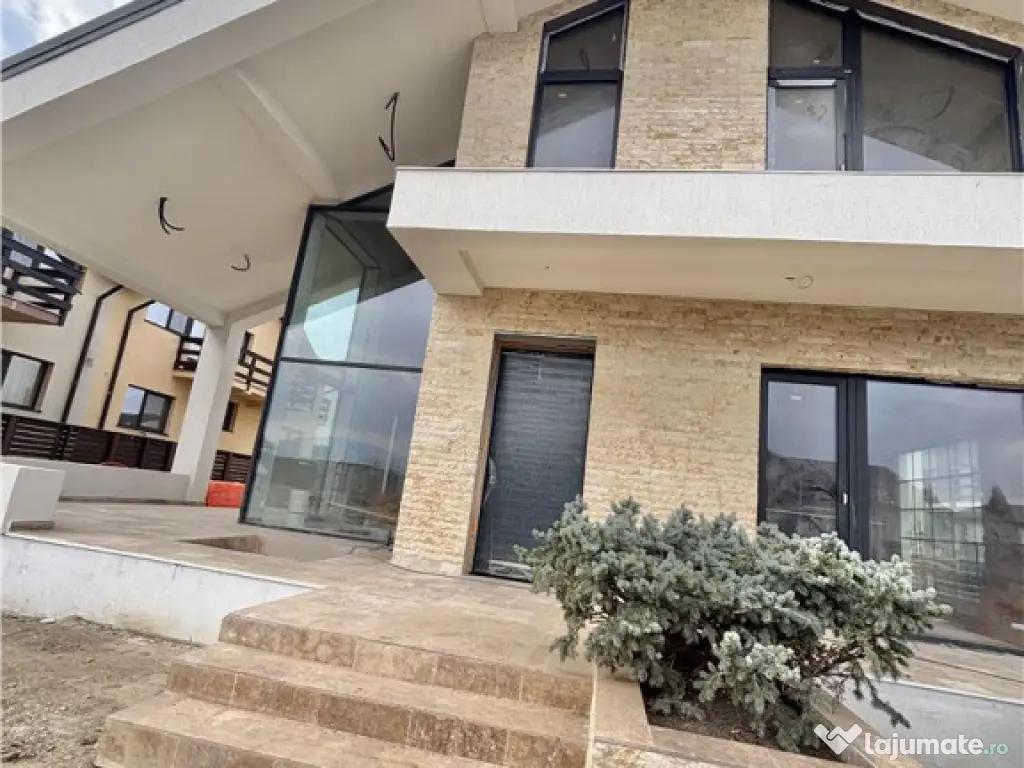 Vila moderna, unica prin design si arhitectura, la cheie, Sa