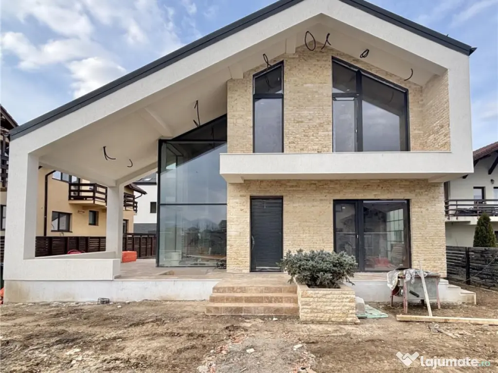 Vila moderna, unica prin design si arhitectura, la cheie, Sa