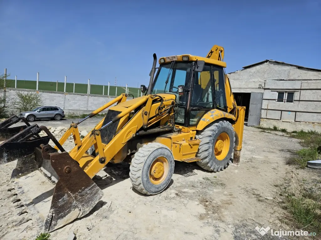 Buldoexcavator JCB 3CX 2002 