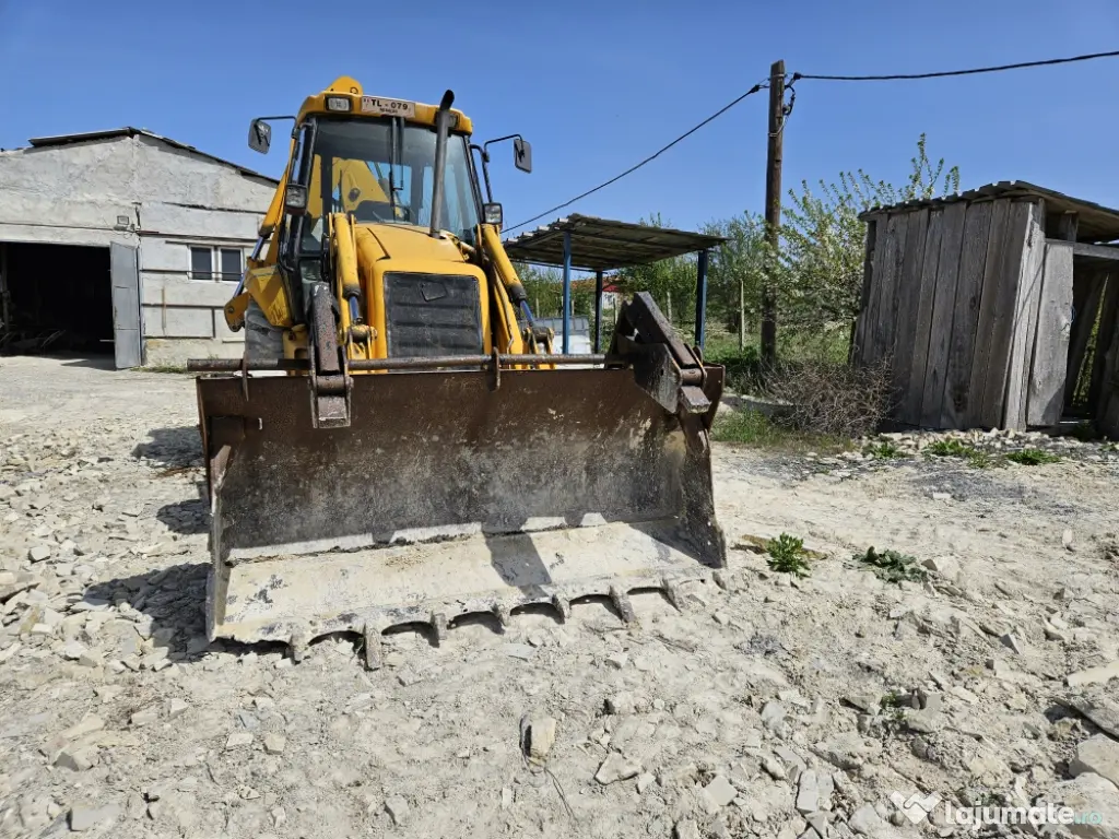 Buldoexcavator JCB 3CX 2002 