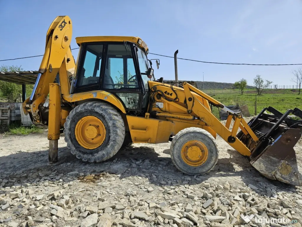 Buldoexcavator JCB 3CX 2002 