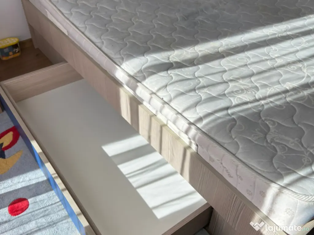 Pat dormitor cu sertare