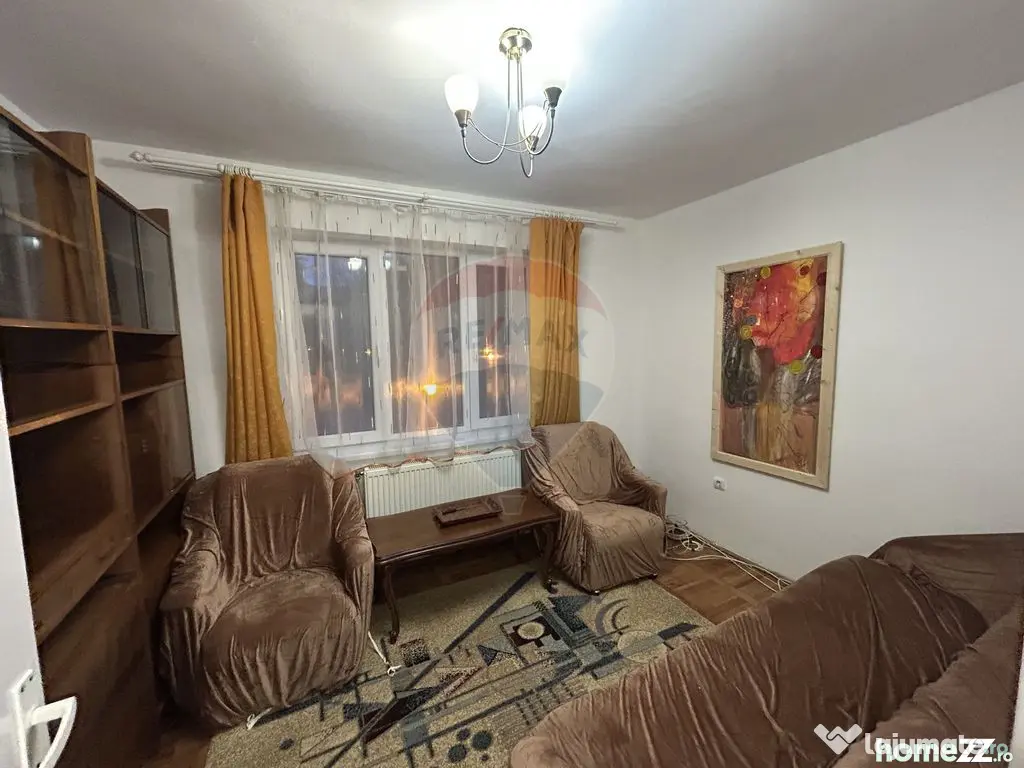 Apartament et. 1 cu 3 camere de închiriat str. V. Babes ...