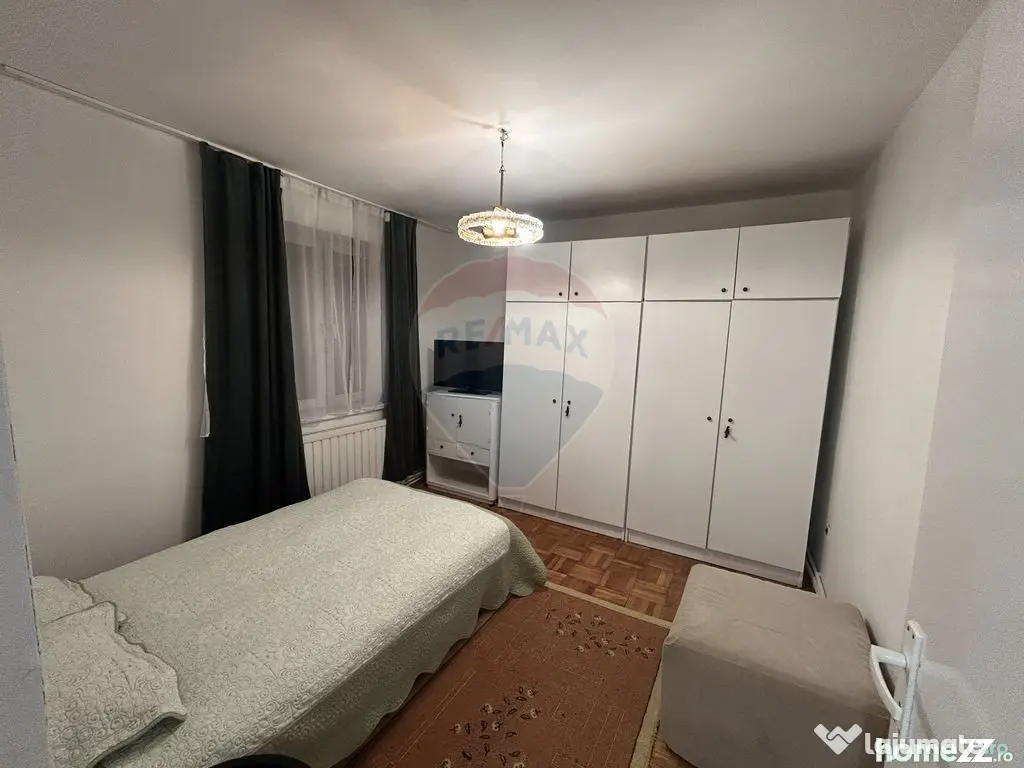 Apartament et. 1 cu 3 camere de închiriat str. V. Babes ...