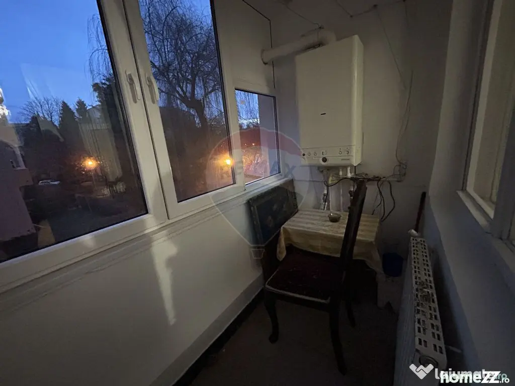 Apartament et. 1 cu 3 camere de închiriat str. V. Babes ...