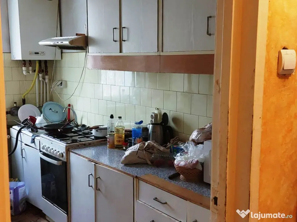 Apartament de vânzare 3 camere Cluj-Napoca cart. Gheorgheni aleea Băița nr. 4 etaj 3/4