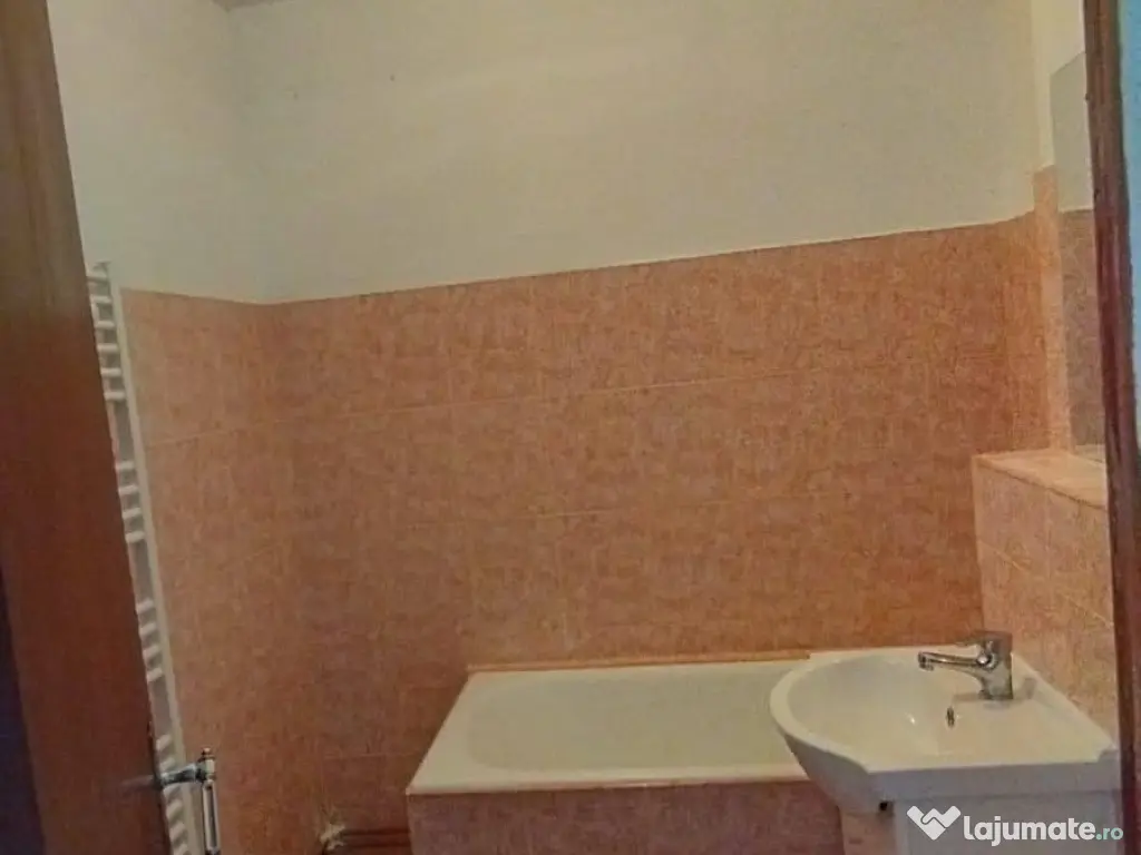 Apartament cu 2 camere 