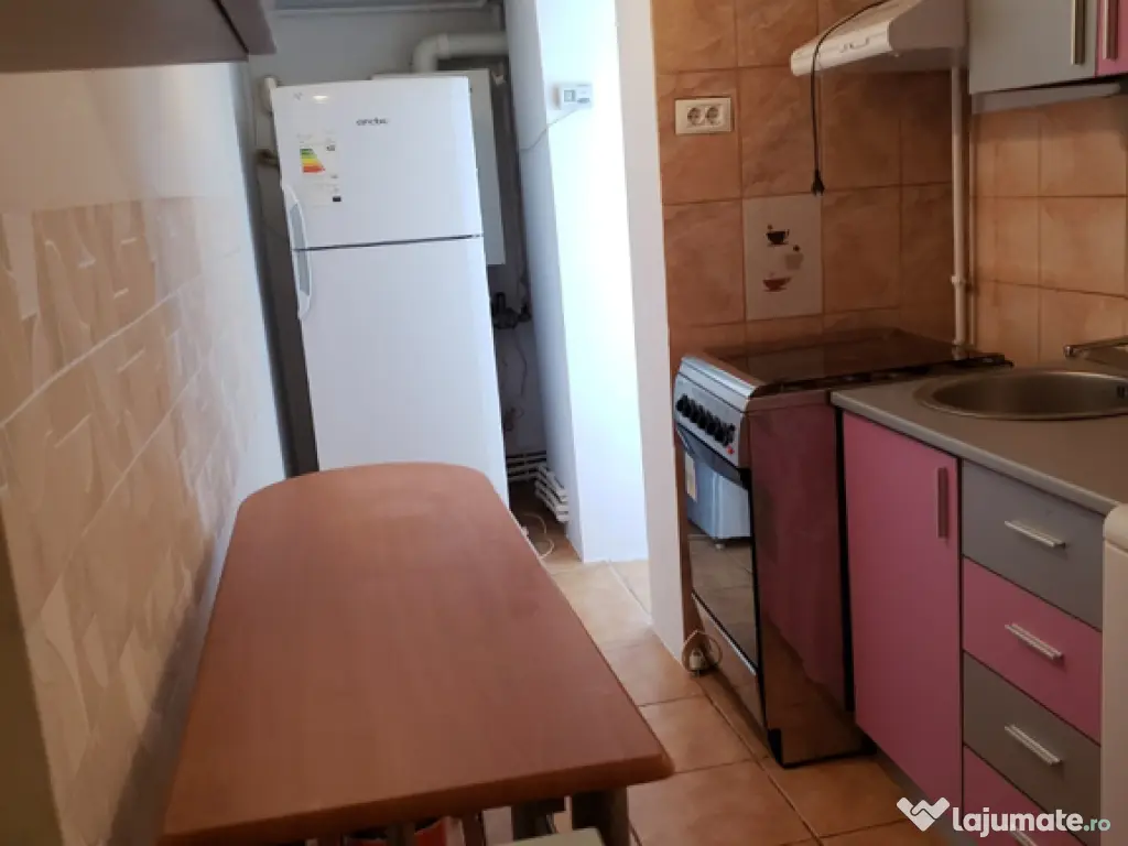 Apartament cu o cameră, complet mobilat și utilat