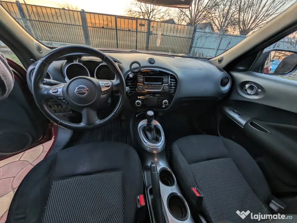 Nissan Juke, motor 1.2 benzină, 125.000 km, culoare roșu, cutie manuala 