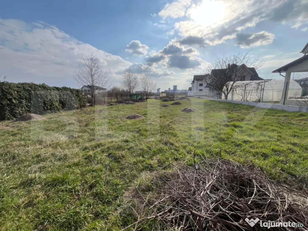 Teren intravilan 972 mp, deschidere 20 ml – zonă în dezv 