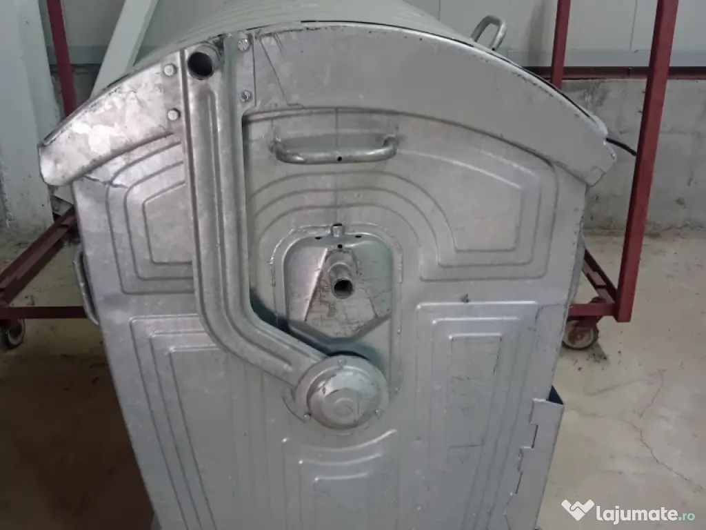 Vând Europubelă Zincată  de 1,1 metri cubi 