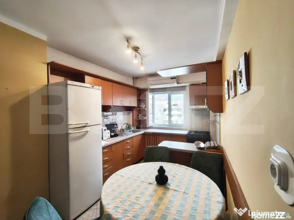 Apartament 3 camere, 2 bai, Bd. Stefan cel Mare, parcare, et 