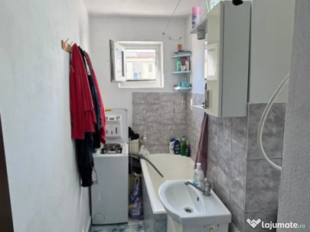 Apartament 2 camere, 40 mp, zona Școala Dimitrie Cantemir 