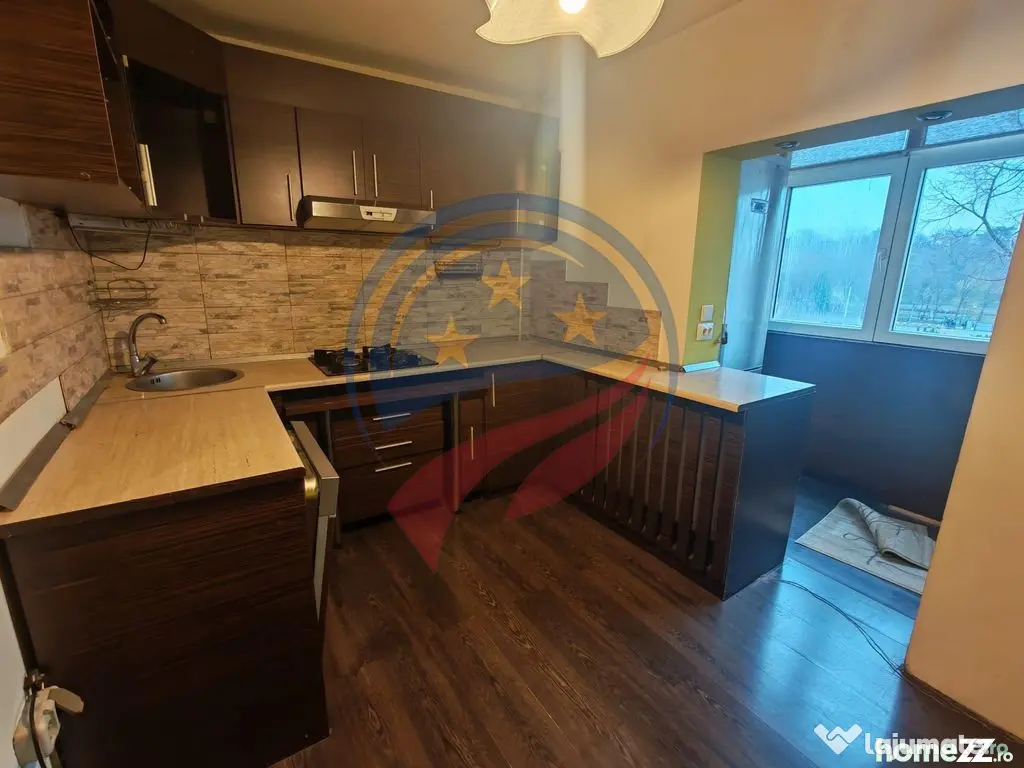 Apartament 3 camere decomandat | 1 Mai | Etaj 3 | Aproape... 