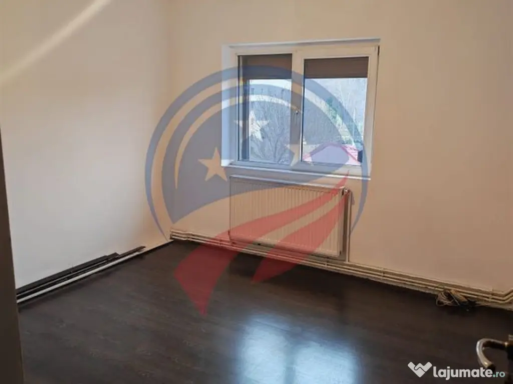 Apartament 3 camere decomandat | 1 Mai | Etaj 3 | Aproape... 