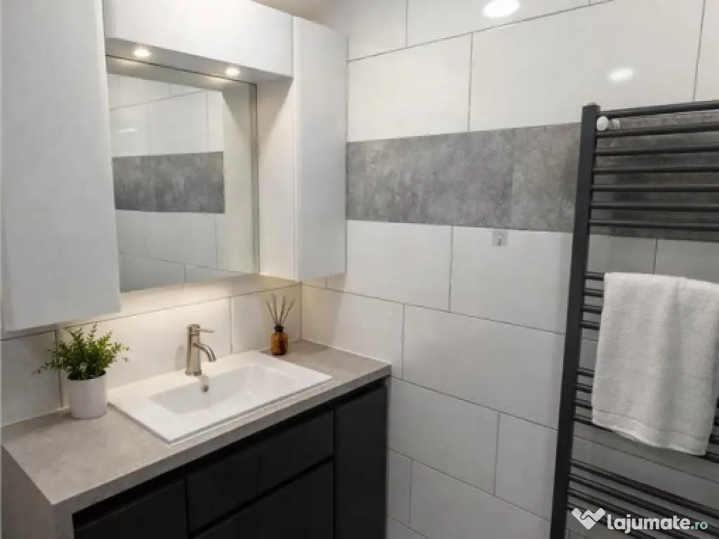 Casa renovata, 1.000mp teren, arie cu linistel, Remetea, T 