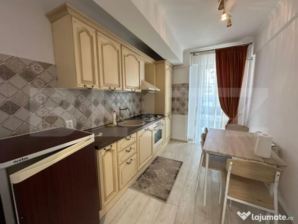 Apartament 2 camere, decomandat, zona Magnolia Pielesti 