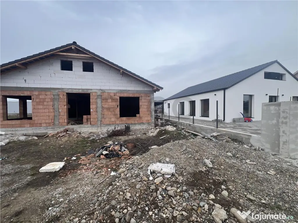 RECO, Casa la rosu, Zona Alesd la super pret!