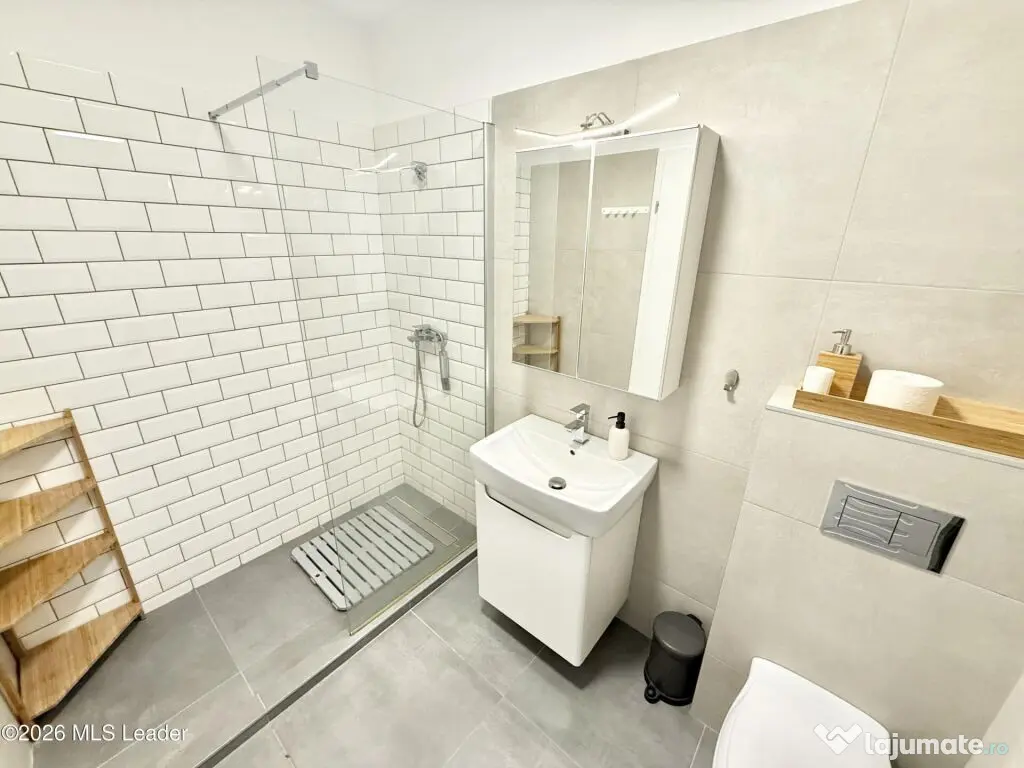 Studio luminos 48mp OMV Pipera 510 Eur 